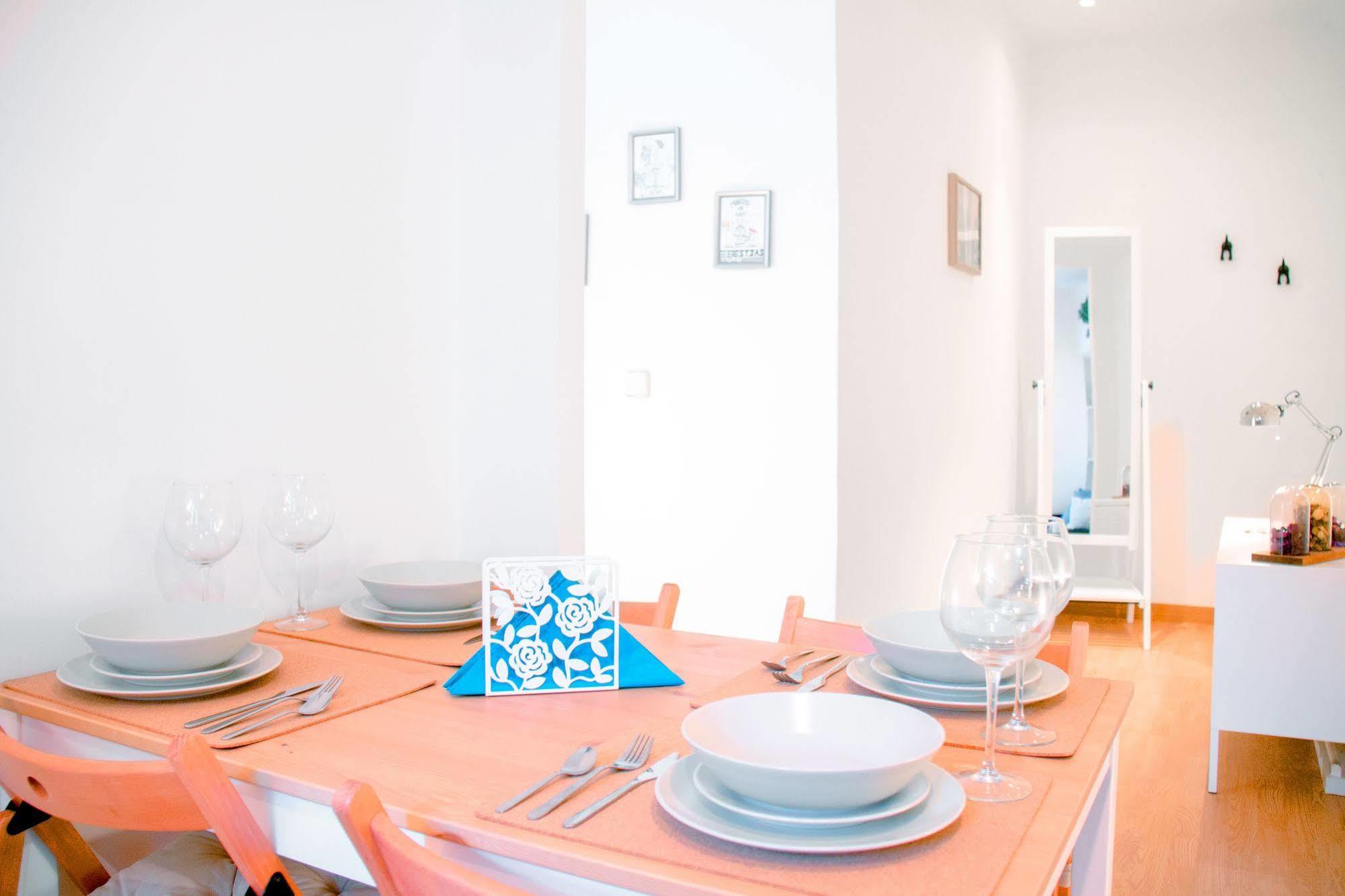 Lollipop Flats City Centre Deluxe Suite Мадрид Екстериор снимка
