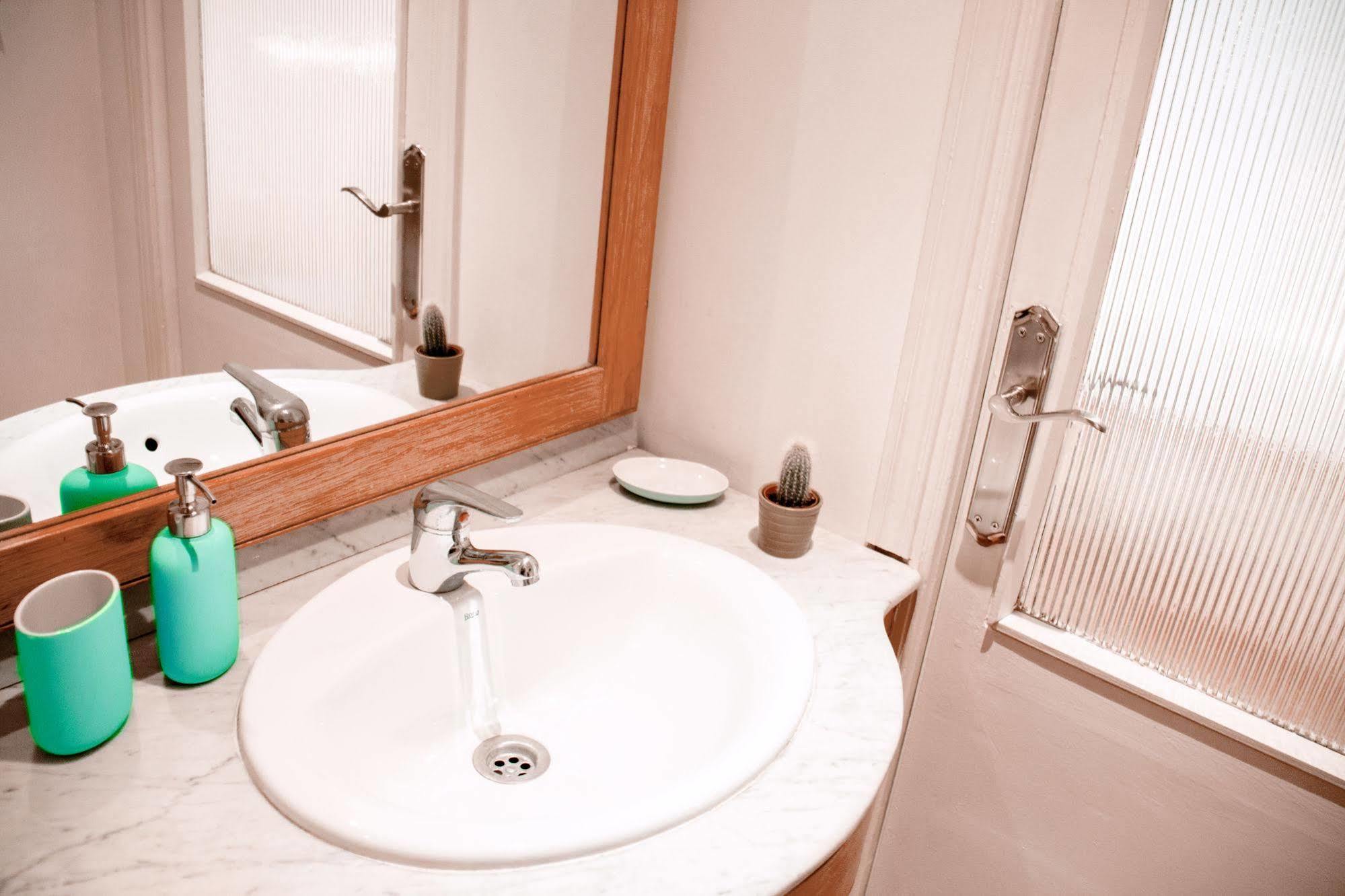 Lollipop Flats City Centre Deluxe Suite Мадрид Екстериор снимка